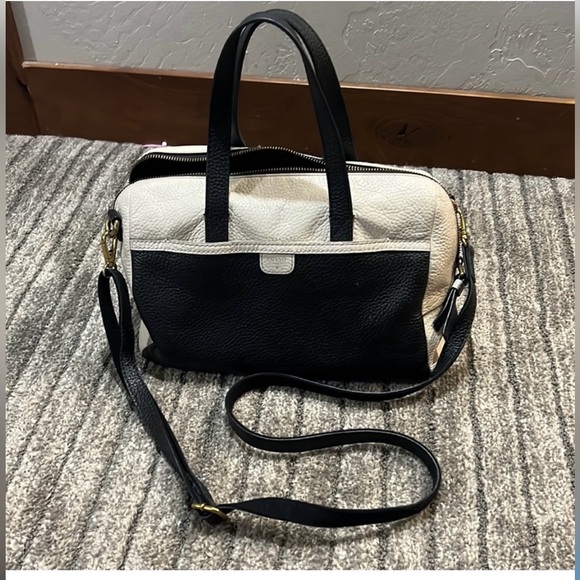 Fossil purse -EUC genuine leather - Picture 1 of 10